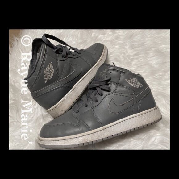 Air Jordan 1 Retro Mid GS 'Cool Grey Wolf Grey  Kids size 5.5  Fits women size 7 - Picture 1 of 9